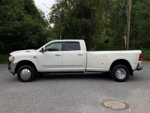 2019 RAM 3500 Limited Crew Cab 4x4 8' Box