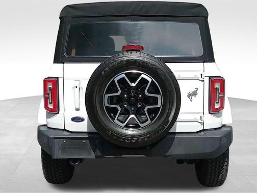 Oxford White 2022 Ford Bronco Outer Banks