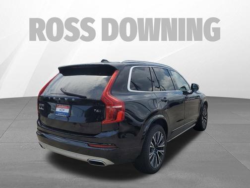 2021 Volvo XC90 T6 Momentum
