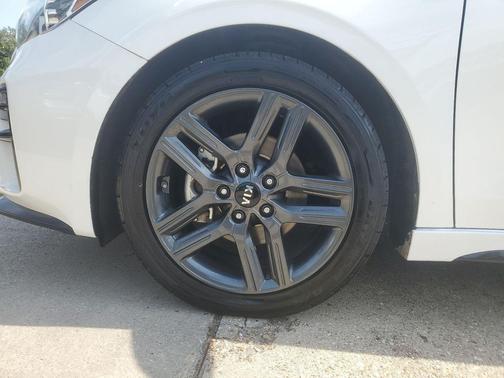 Snow White Pearl 2021 Kia Forte GT-Line