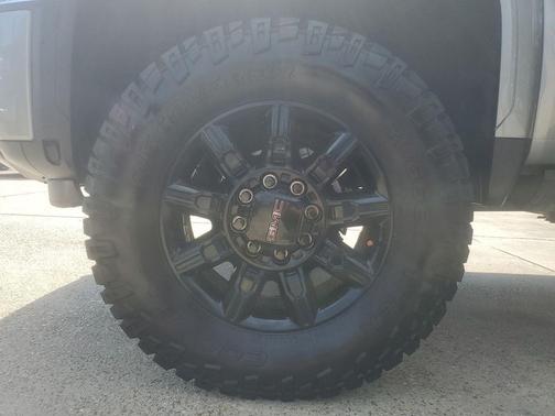 Sterling Metallic 2024 GMC Sierra 2500 AT4
