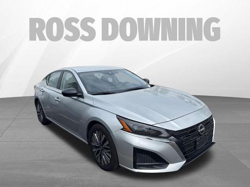 Brilliant Silver Metallic 2024 Nissan Altima 2.5 SV