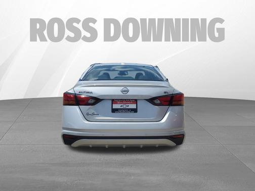 Brilliant Silver Metallic 2024 Nissan Altima 2.5 SV