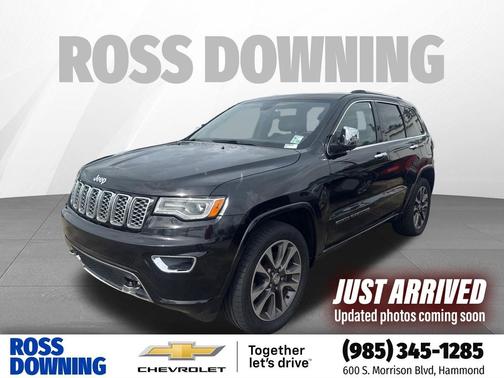 Diamond Black Crystal Pearlcoat 2018 Jeep Grand Cherokee Overland