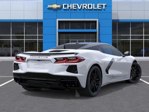Arctic White 2026 Chevrolet Corvette Stingray w/1LT