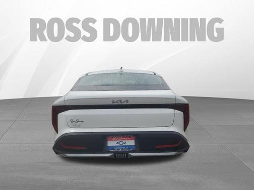 Snow White Pearl 2025 Kia K4 LXS