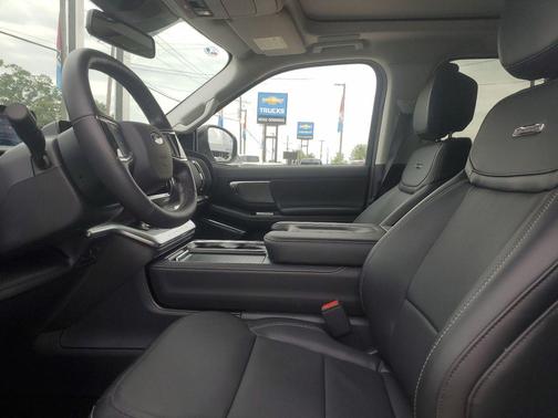 Oxford White 2026 Ford Expedition Max Platinum