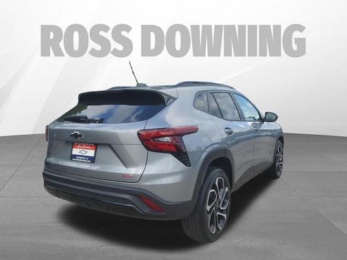 Sterling Gray Metallic 2025 Chevrolet Trax FWD 2RS