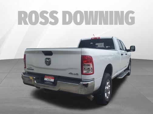 Bright White Clearcoat 2024 RAM 3500 Big Horn Crew Cab 4x4 8' Box