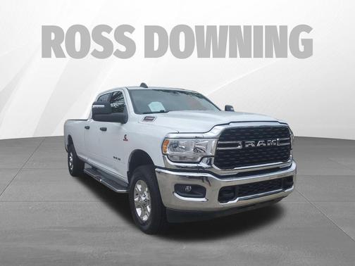 Bright White Clearcoat 2024 RAM 3500 Big Horn Crew Cab 4x4 8' Box