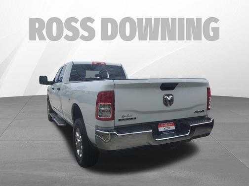 Bright White Clearcoat 2024 RAM 3500 Big Horn Crew Cab 4x4 8' Box