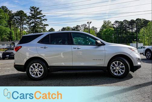 Silver Ice Metallic 2019 Chevrolet Equinox LS