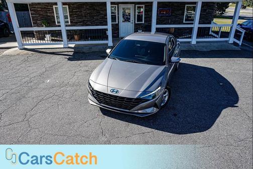 2023 Hyundai ELANTRA SE