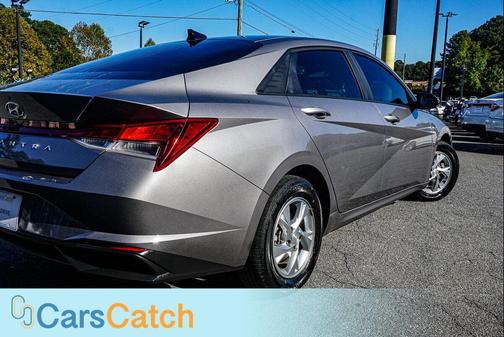 2023 Hyundai ELANTRA SE