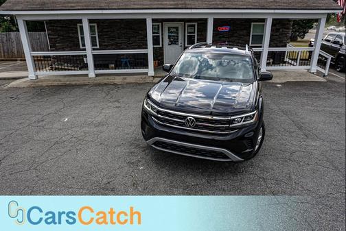 Deep Black Pearl 2021 Volkswagen Atlas Cross Sport 2.0T S