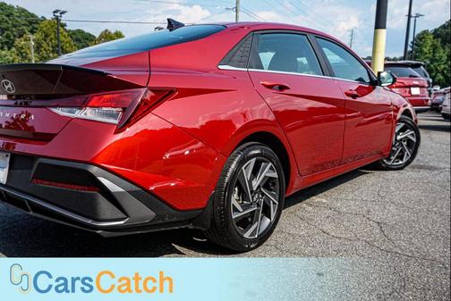2025 Hyundai ELANTRA SEL