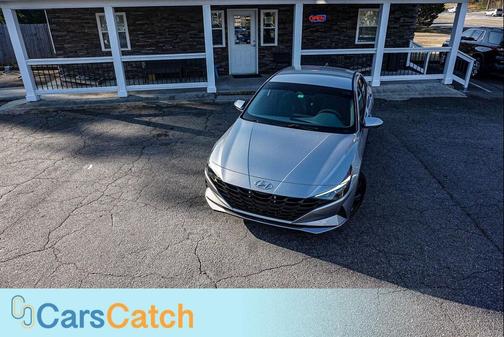 2022 Hyundai ELANTRA SEL