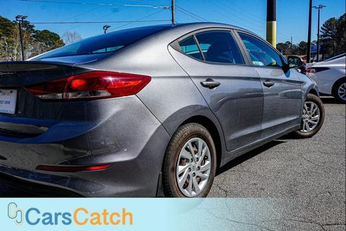 2018 Hyundai ELANTRA SE