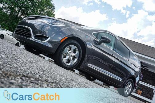2018 Chrysler Pacifica Hybrid Touring L