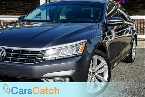 Platinum Gray Metallic 2018 Volkswagen Passat 2.0T SE