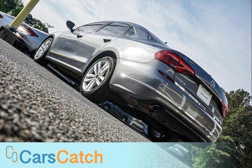 Platinum Gray Metallic 2018 Volkswagen Passat 2.0T SE