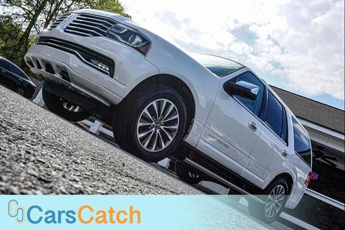 WHITE PLATINUM TRI-COAT MET 2016 Lincoln Navigator Select