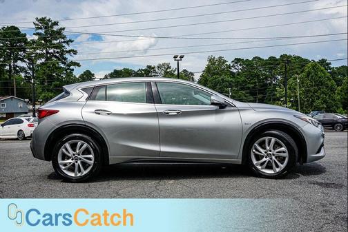 2018 INFINITI QX30 Luxury