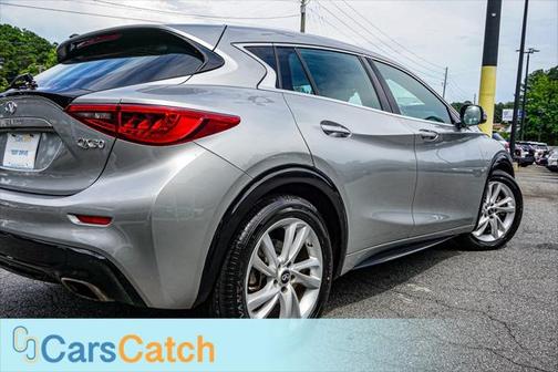 2018 INFINITI QX30 Luxury