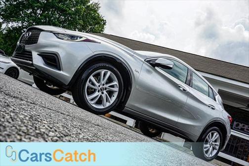 2018 INFINITI QX30 Luxury