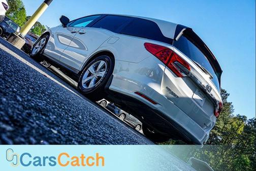 White Diamond Pearl 2019 Honda Odyssey EX-L