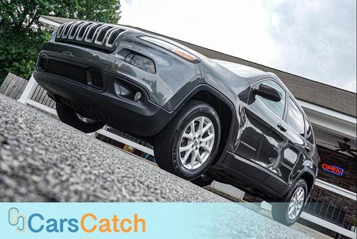 Granite Crystal Metallic Clearcoat 2017 Jeep Cherokee Latitude