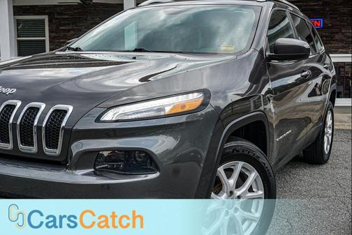 Granite Crystal Metallic Clearcoat 2017 Jeep Cherokee Latitude