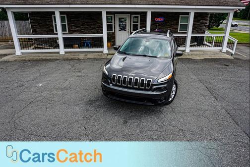 Granite Crystal Metallic Clearcoat 2017 Jeep Cherokee Latitude