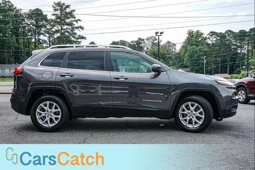 Granite Crystal Metallic Clearcoat 2017 Jeep Cherokee Latitude