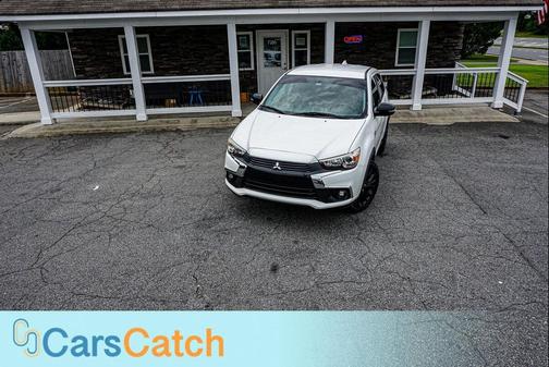 Diamond White Pearl 2017 Mitsubishi Outlander Sport 2.0 ES