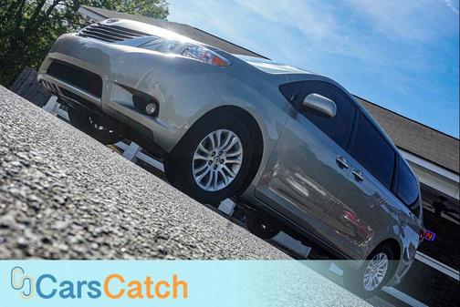 2017 Toyota Sienna XLE