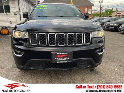 Diamond Black Crystal Pearlcoat 2018 Jeep Grand Cherokee Laredo E