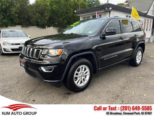 Diamond Black Crystal Pearlcoat 2018 Jeep Grand Cherokee Laredo E