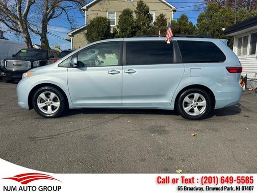 2015 Toyota Sienna LE