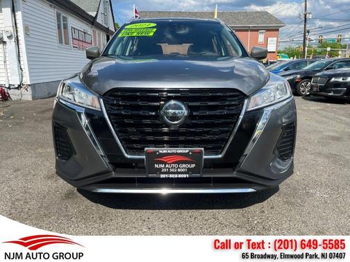 Gun Metallic 2021 Nissan Kicks SV