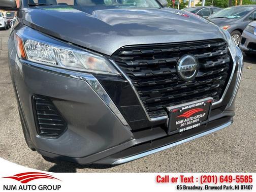 Gun Metallic 2021 Nissan Kicks SV