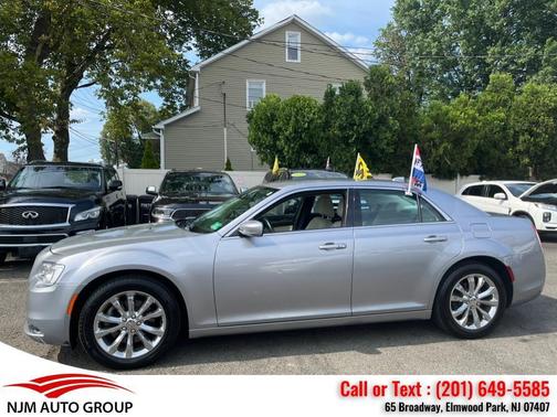 2016 Chrysler 300 Limited