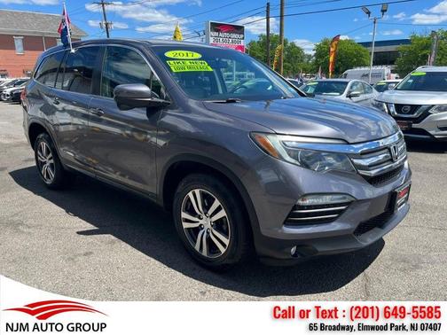Modern Steel Metallic 2017 Honda Pilot EX-L