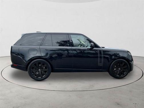 2023 Land Rover Range Rover P530 SE