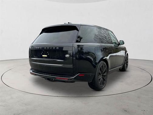 2023 Land Rover Range Rover P530 SE