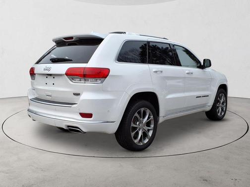 2019 Jeep Grand Cherokee Summit