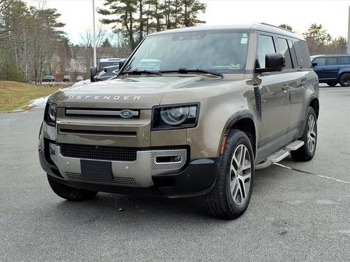 2023 Land Rover Defender 130 SE
