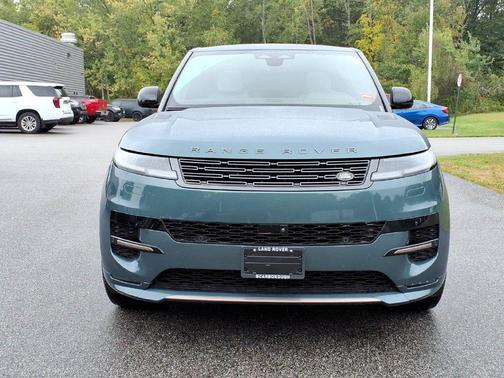 Giola Green Metallic 2025 Land Rover Range Rover Sport SE