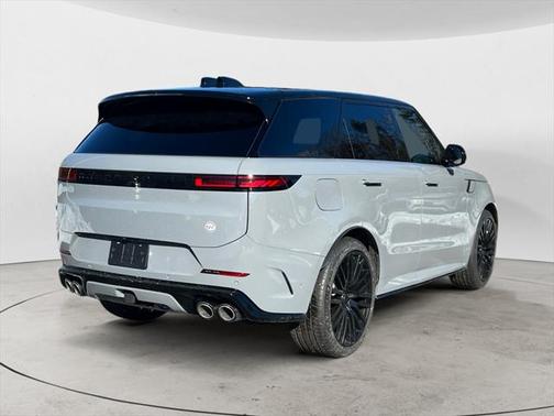 2025 Land Rover Range Rover Sport P635 SV Edition Two