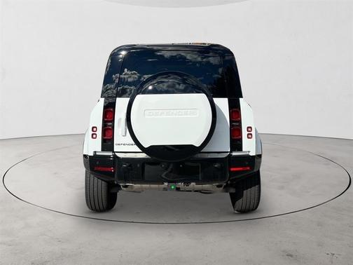 2025 Land Rover Defender 110 P400 X-Dynamic SE